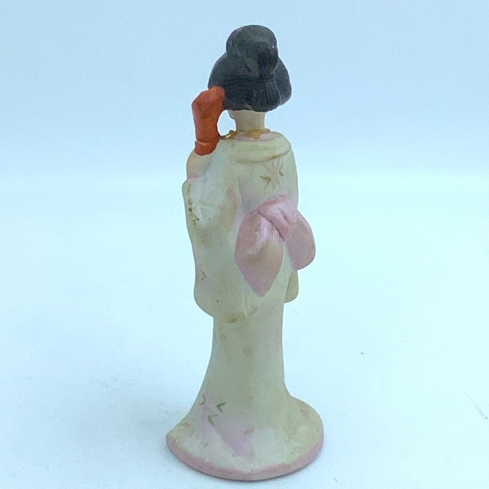 Ceramic Geisha Girl Figurine - Picture 6 of 11
